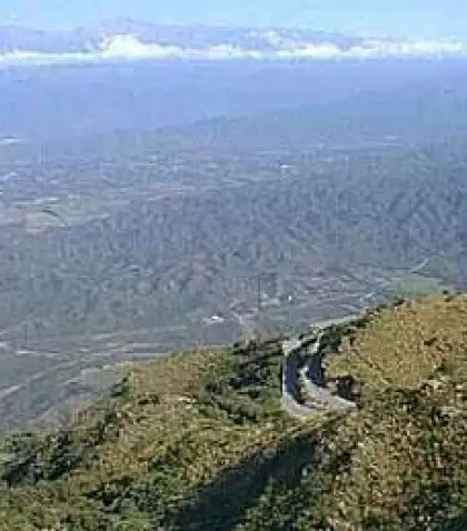 Vista panor�mica desde la Cuesta del Portezuelo, destacando el Valle Central y las Sierras de Ancasti.