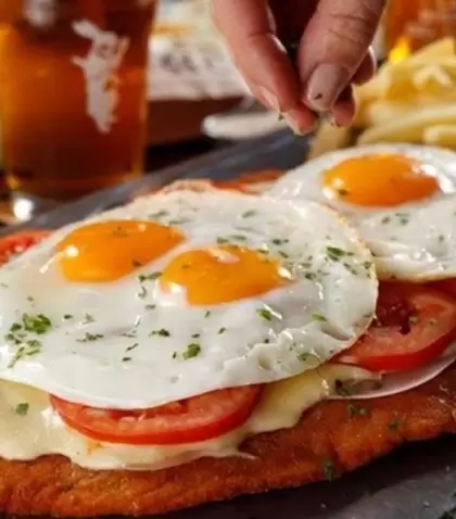 milanesa-a-caballo-con-papas-fritas-1415200