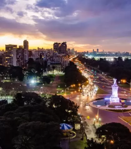 Sarmiento y avenida del libertador