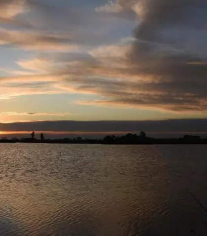 Villa Log�ercio ofrece tranquilidad, naturaleza y actividades recreativas a orillas de la Laguna de Lobos.
