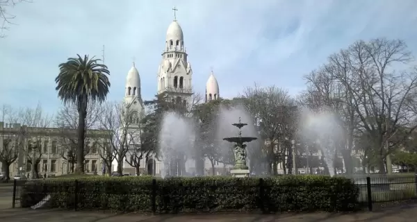 Vista de la Plaza Independencia, centro hist�rico y cultural de Tandil.