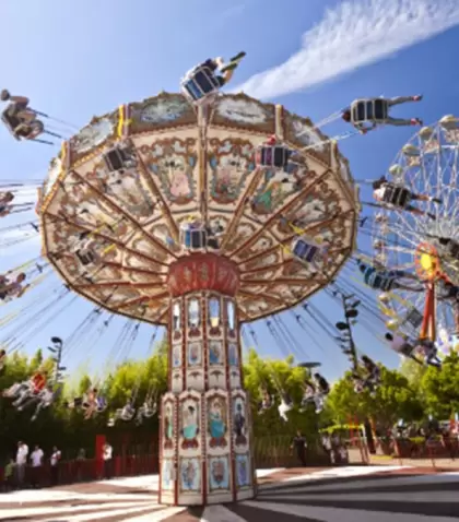 Monta�a rusa Boomerang en Parque de la Costa, frente al Delta del Paran� en Tigre.