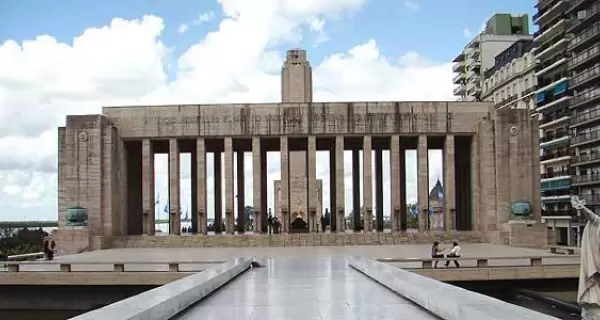 Rosario, cuna de la bandera, combina historia, cultura y naturaleza junto al r�o Paran�.