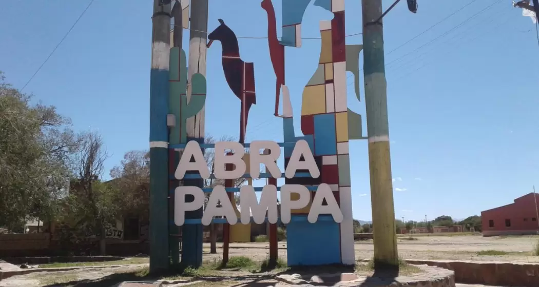 Vista_de_la_entrada_a_la_ciudad_de_Abra_Pampa