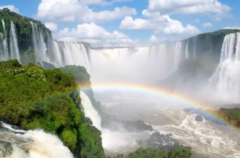 El Mejor Momento para Visitar las Cataratas del Iguaz� es el Verano.
