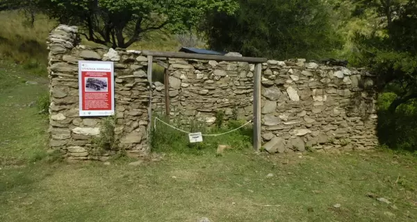 Ruinas de una vivienda Serrana