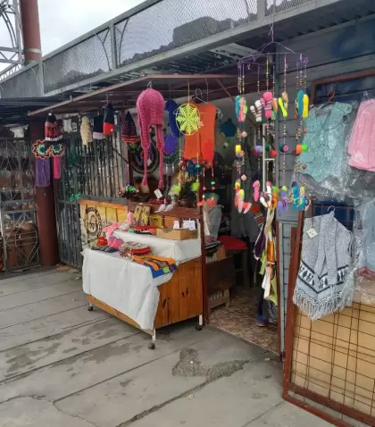 Tejidos, cer�micas y piezas �nicas realizadas a mano por artesanos del norte argentino: identidad, tradici�n y arte en cada rinc�n.