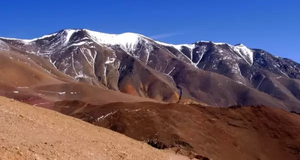 Famatina, rodeada de cerros y tradici�n, avanza como uno de los mejores destinos rurales del mundo.