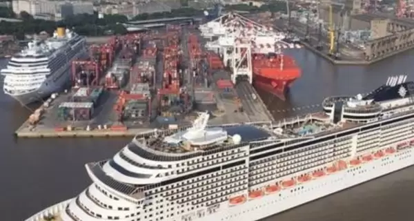 Crucero saliendo del Puerto de Buenos Aires, una opci�n c�moda y accesible para argentinos.