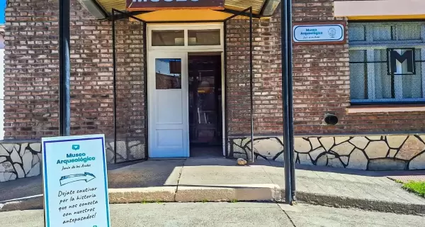 Entrada del Museo Mapuche de Junin de los Andes
