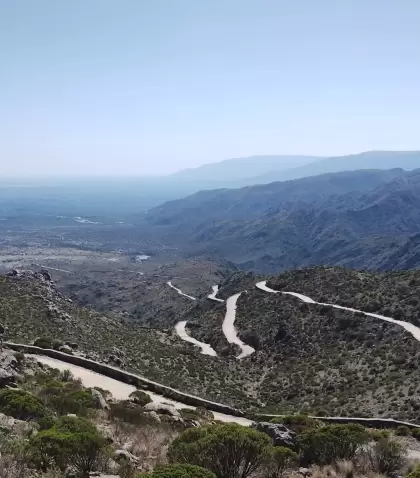 Vista panor�mica del entorno de San Rafael, Mendoza, desde el sector Alto del Molle, con monte cuyano y �reas de cultivo al fondo.