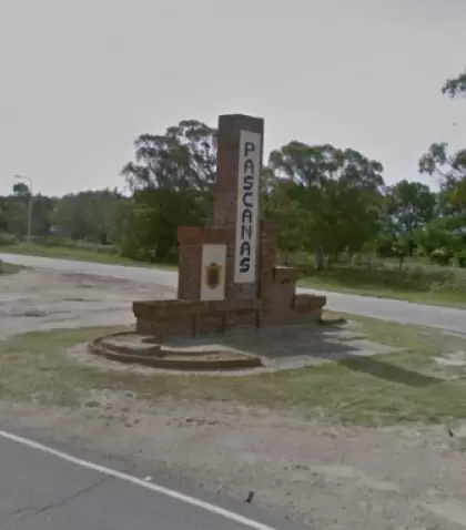 Un pueblo agr�cola del sur de C�rdoba, fundado a partir de una estaci�n ferroviaria.