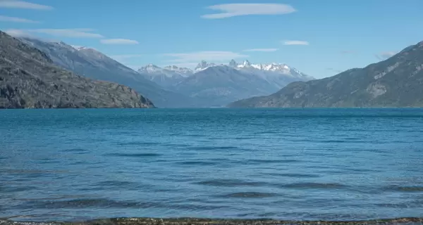 Lago Puelo en primavera.