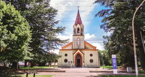 Parroquia Natividad de la Sant�sima Virgen, en Colonia Hinojo