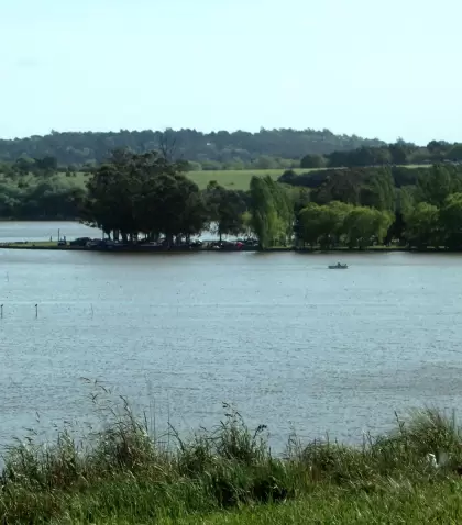 La Laguna de los Padres, a pocos minutos de Mar del Plata, es un refugio natural con historia y leyenda.