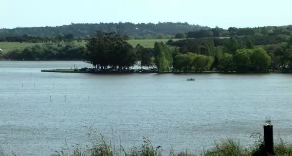 La Laguna de los Padres, a pocos minutos de Mar del Plata, es un refugio natural con historia y leyenda.