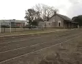 Antigua estaci�n de tren de Bordenave, emblema del pueblo que cada primavera se llena de m�sica y color con su festival local.