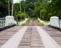 El Puente Pexoa, inmortalizado por el chamam� correntino, es un �cono cultural y natural de la provincia.
