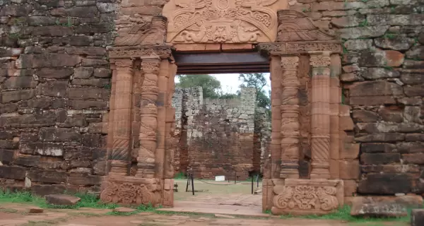 Las Ruinas Jesu�ticas de San Ignacio, en Misiones, son uno de los �conos hist�ricos m�s visitados del Litoral argentino.