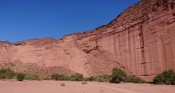 El Parque Nacional Talampaya deslumbra con sus formaciones rojas y ca�ones monumentales, Patrimonio Mundial de la UNESCO.