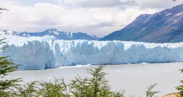 Los Parques Nacionales de la Patagonia deslumbran con su diversidad de paisajes: glaciares, lagos y monta�as.