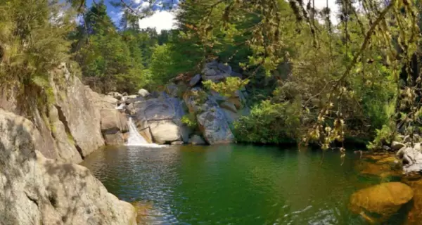 La Cumbrecita y sus paisajes serranos invitan a desconectar y disfrutar la naturaleza.