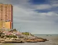 Mar del Plata combina playas, gastronom�a y una vida costera activa durante todo el a�o.