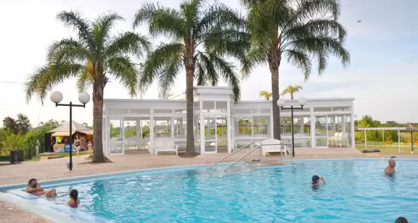 Las termas tambi�n se disfrutan en verano como espacios de descanso y bienestar.