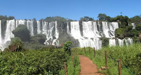 El verano argentino ofrece destinos ideales para moverse, disfrutar y conectar con la naturaleza.