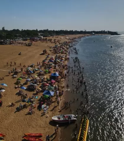 En verano, el Litoral argentino combina r�os caudalosos, playas tranquilas y selva exuberante.