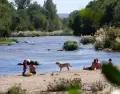 En verano, los r�os argentinos ofrecen frescura, sombra y descanso natural.