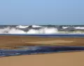 Algunas playas argentinas mantienen espacio, silencio y calma incluso en pleno verano.