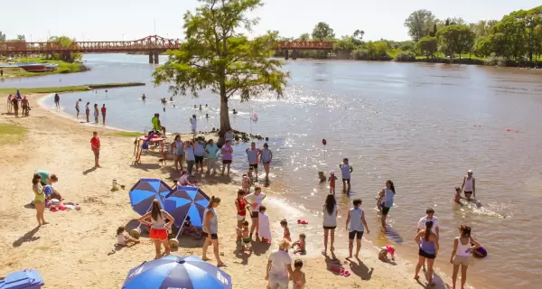 En verano, Entre R�os combina playas de r�o, termas y un ritmo ideal para descansar.