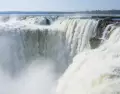 En verano, los paisajes argentinos despliegan colores y escenarios que enamoran a primera vista.