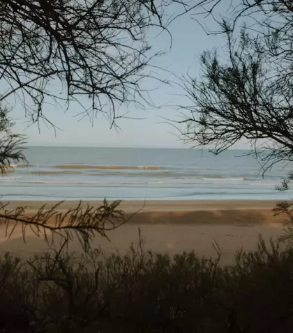 Los paisajes costeros argentinos son protagonistas absolutos del verano.
