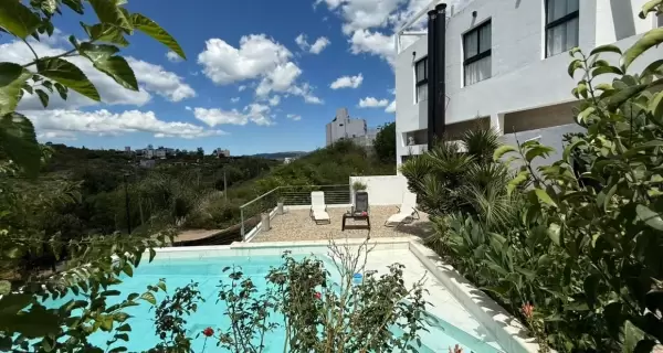 Sierra Alta Carlos Paz, complejo con vista abierta a las sierras cordobesas.