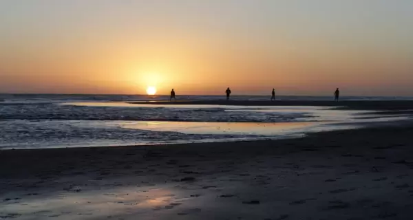 Viajar en oto�o por Argentina permite disfrutar de playas tranquilas.