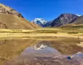 Cerros, valles escondidos, rutas de monta�a y lagunas sorprenden a los visitantes de Mendoza.