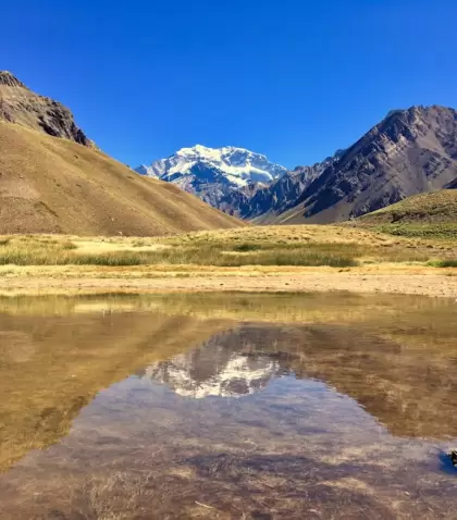 Cerros, valles escondidos, rutas de monta�a y lagunas sorprenden a los visitantes de Mendoza.