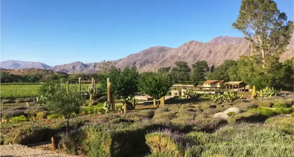 Los pueblos rurales de Argentina ofrecen experiencias con paisajes tranquilos.