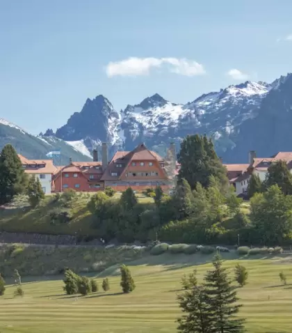 Paisajes y clima oto�al permiten disfrutar diferentes recorridos en Bariloche.