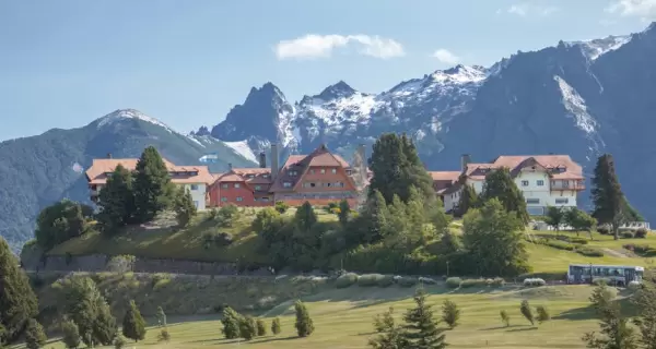 Paisajes y clima oto�al permiten disfrutar diferentes recorridos en Bariloche.
