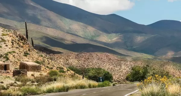 Tramos y paisajes de la ruta 40 en Jujuy.