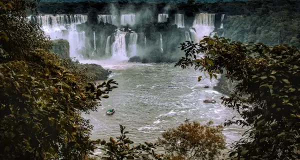 Elegir entre lado argentino o brasile�o es definir c�mo quer�s ver las cataratas.