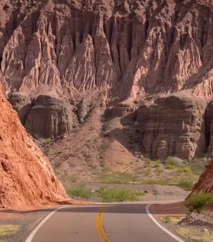 Viajar sin auto no significa ver menos, sino ver distinto.