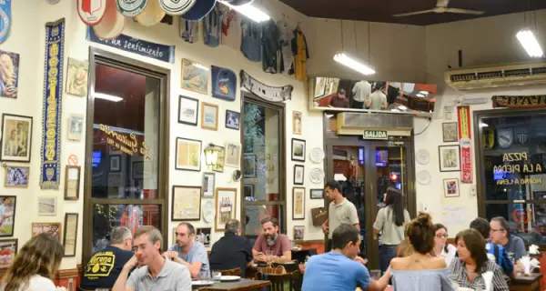 El f�tbol en Buenos Aires siempre se vive alrededor de alg�n ritual gastron�mico.
