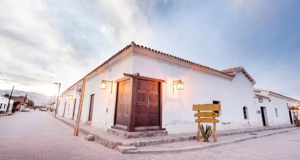 Salta, durante el d�a, puede regalar una versi�n luminosa y de noche, pide abrigo y planes m�s tranquilos.