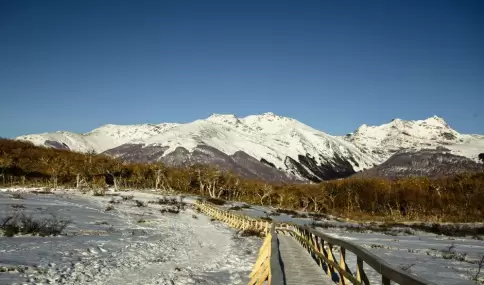 Argentina tiene destinos para todos los gustos: nieve, sierras, termas, bodegas, cataratas y pueblos tranquilos.