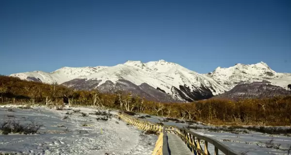 Argentina tiene destinos para todos los gustos: nieve, sierras, termas, bodegas, cataratas y pueblos tranquilos.