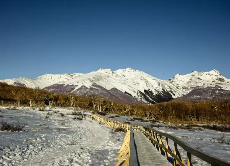 Argentina tiene destinos para todos los gustos: nieve, sierras, termas, bodegas, cataratas y pueblos tranquilos.